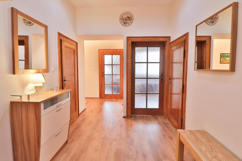 Spacious Prague View Apartment Exterior foto